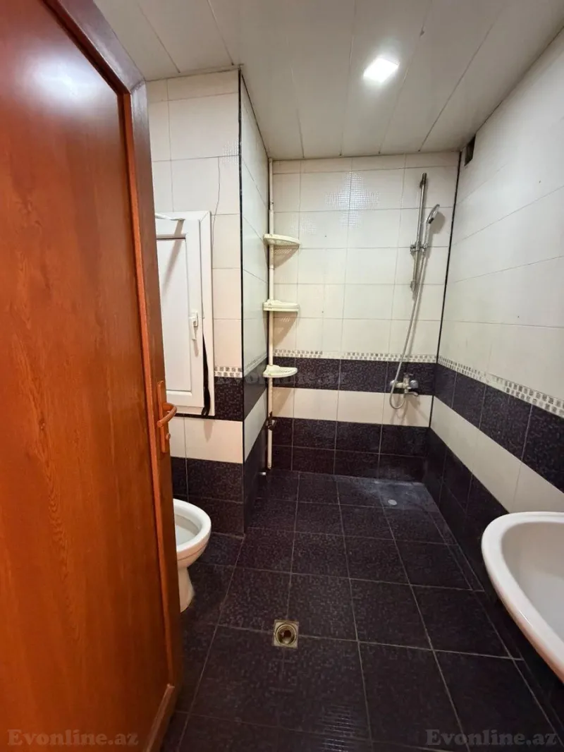 Kirayə verilir 3 otaqlı Mənzil Köhnə tikili 140 m² 20 Yanvar m. - şəkil 9