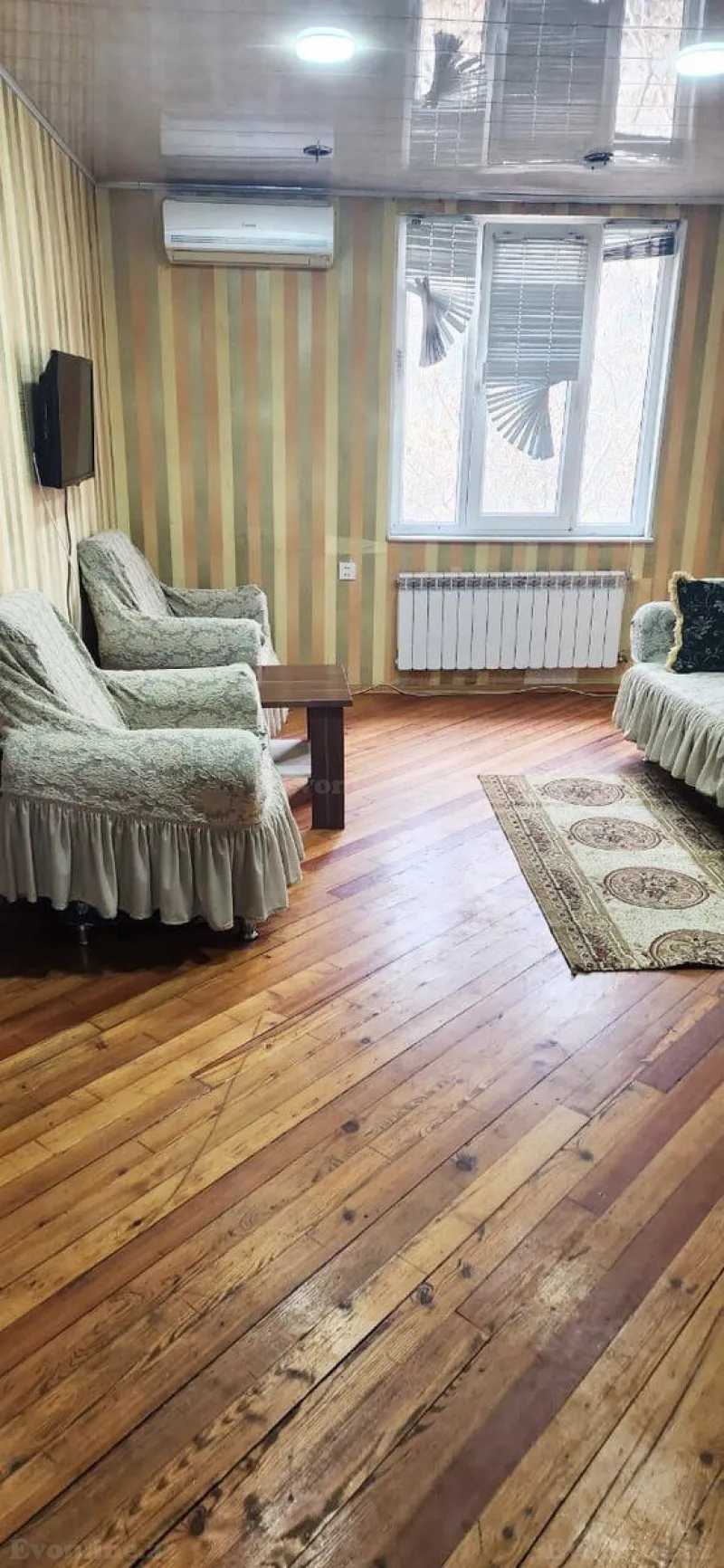 3 otaqlı Mənzil 60 m² Elmlər Akademiyası m. Kirayə verilir