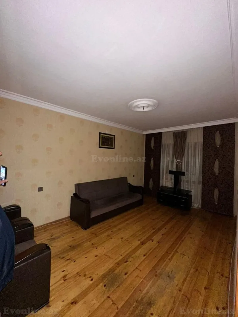 Kirayə verilir 4 otaqlı Mənzil Köhnə tikili 90 m² Suraxanı r.