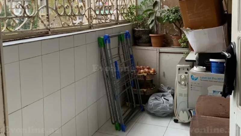 Satılır 3 otaqlı Mənzil Köhnə tikili 90 m² Nərimanov r. - şəkil 2