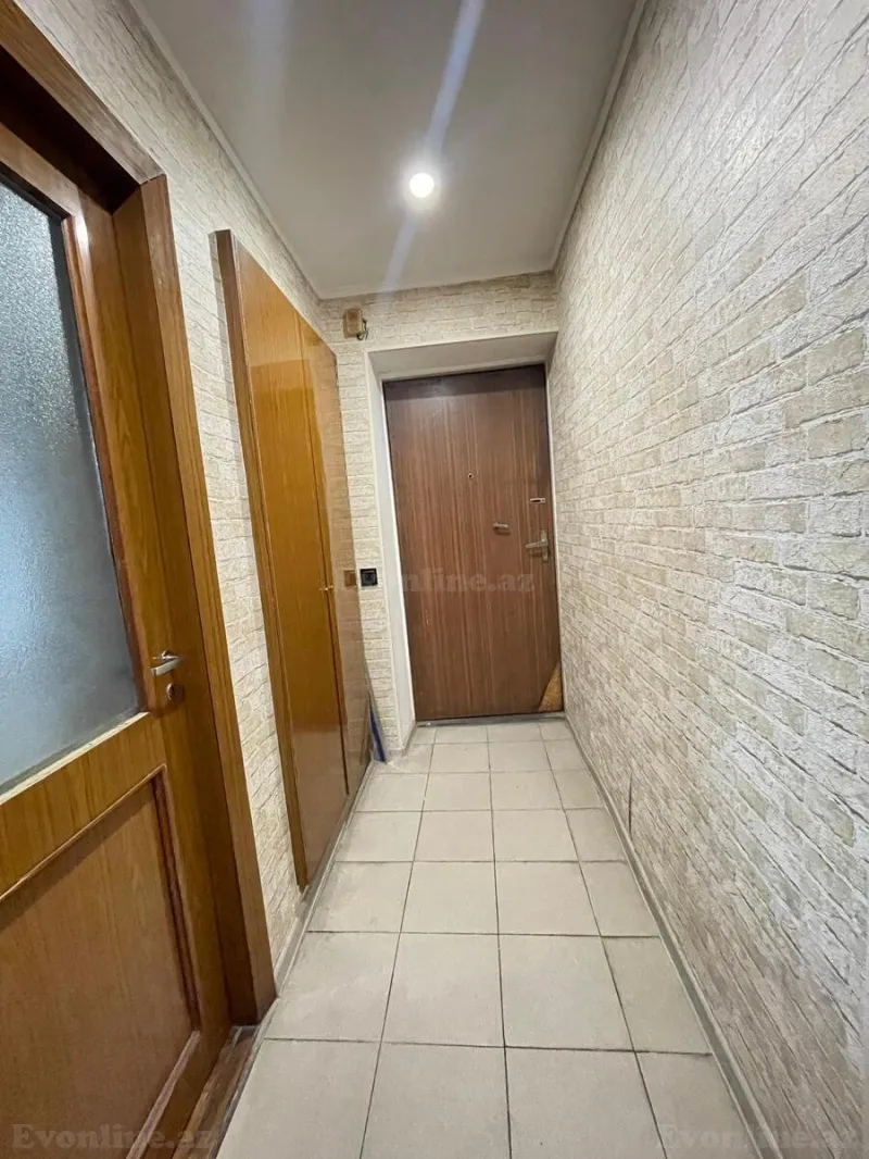 Satılır 3 otaqlı Mənzil Köhnə tikili 80 m² Nəsimi r. - şəkil 2
