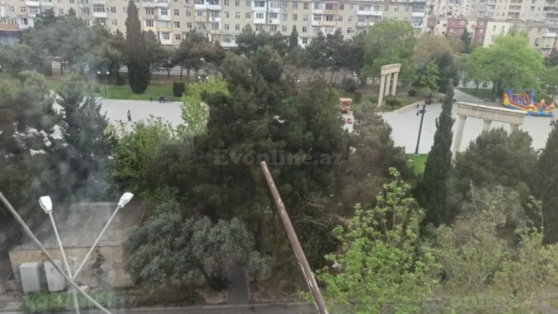 Satılır 2 otaqlı Mənzil Köhnə tikili 50 m² Xalqlar Dostluğu m. - şəkil 2