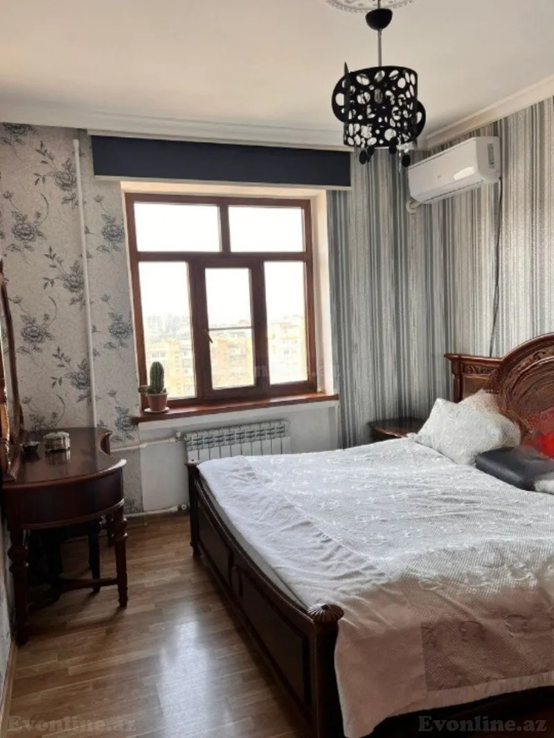 Satılır 5 otaqlı Mənzil Köhnə tikili 125 m² Suraxanı r. - şəkil 4