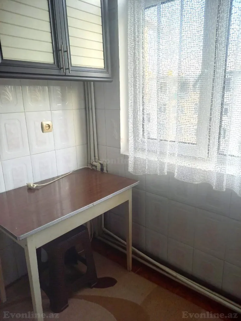 Kirayə verilir 2 otaqlı Mənzil Köhnə tikili 50 m² 1-ci mikrorayon - şəkil 8