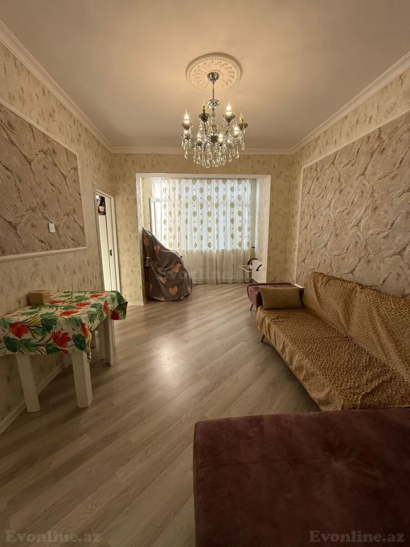 3 otaqlı Mənzil 75 m² 4-cü mikrorayon Satılır