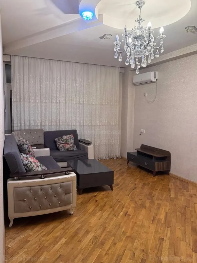 3 otaqlı Mənzil 105 m² İnşaatçılar m. Kirayə verilir