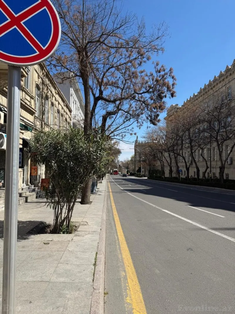 Satılır 4 otaqlı Mənzil Köhnə tikili 130 m² İçərişəhər m. - şəkil 13