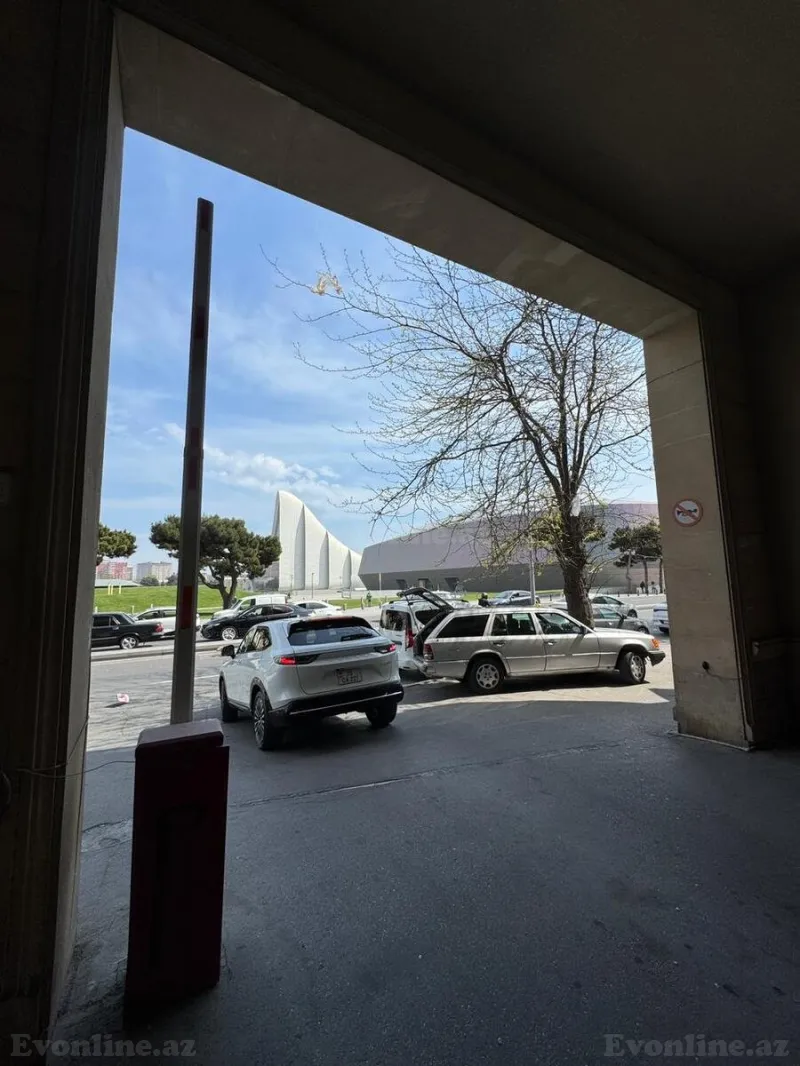 3 otaqlı Mənzil 130 m² Nəriman Nərimanov m. Satılır