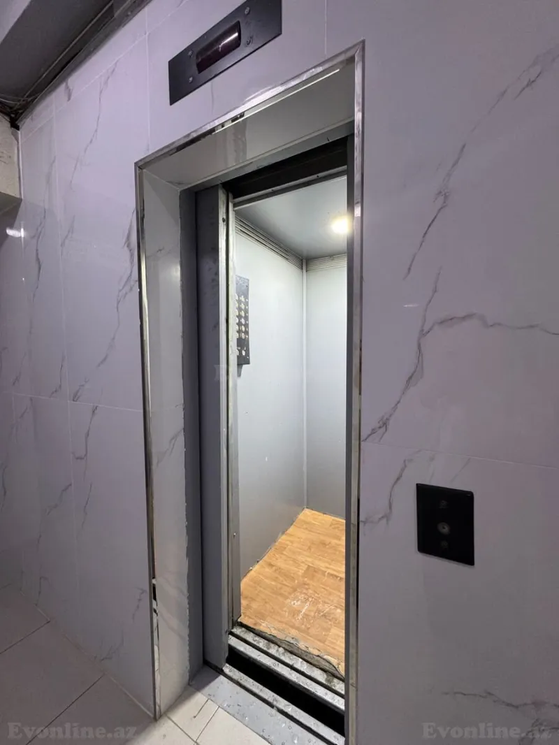 4 otaqlı Mənzil 140 m² Xalqlar Dostluğu m. Satılır