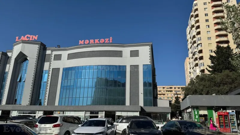 Satılır 4 otaqlı Mənzil Yeni tikili 140 m² Xalqlar Dostluğu m. - şəkil 3