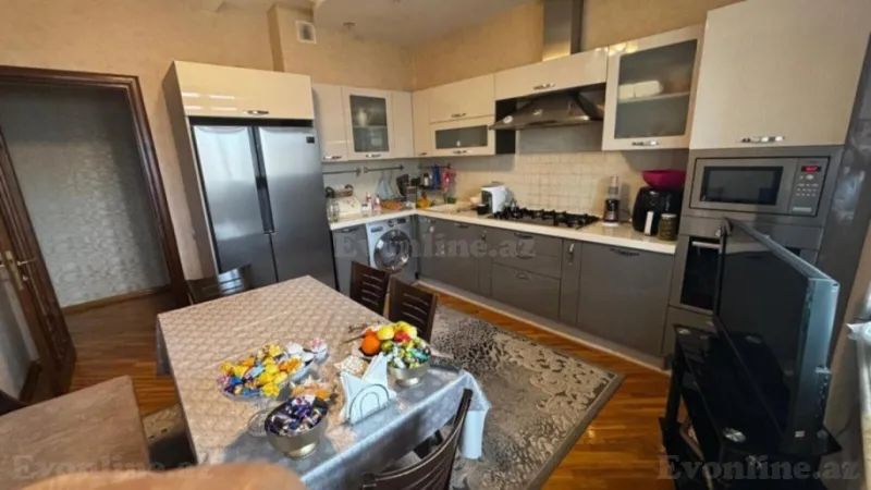 Satılır 3 otaqlı Mənzil Yeni tikili 140 m² Nəsimi r. - şəkil 13