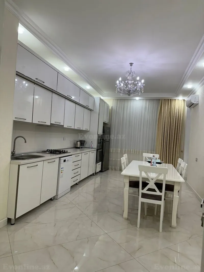 3 otaqlı Mənzil 150 m² Xətai m. Kirayə verilir