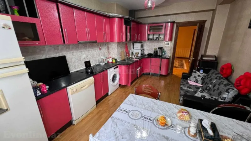 Satılır 4 otaqlı Mənzil Yeni tikili 190 m² Elmlər Akademiyası m. - şəkil 10