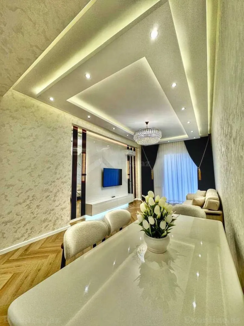 3 otaqlı Mənzil 110 m² Koroğlu m. Satılır