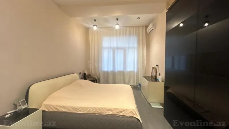Satılır 4 otaqlı Mənzil Yeni tikili 202 m² 28 May m. - şəkil 2