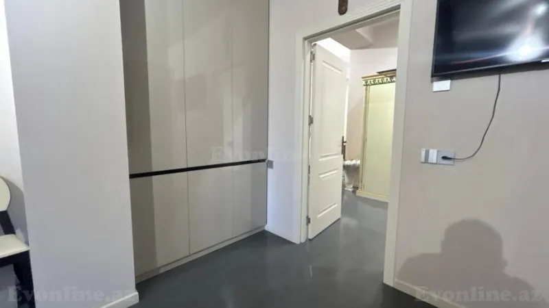 Satılır 4 otaqlı Mənzil Yeni tikili 202 m² 28 May m. - şəkil 24