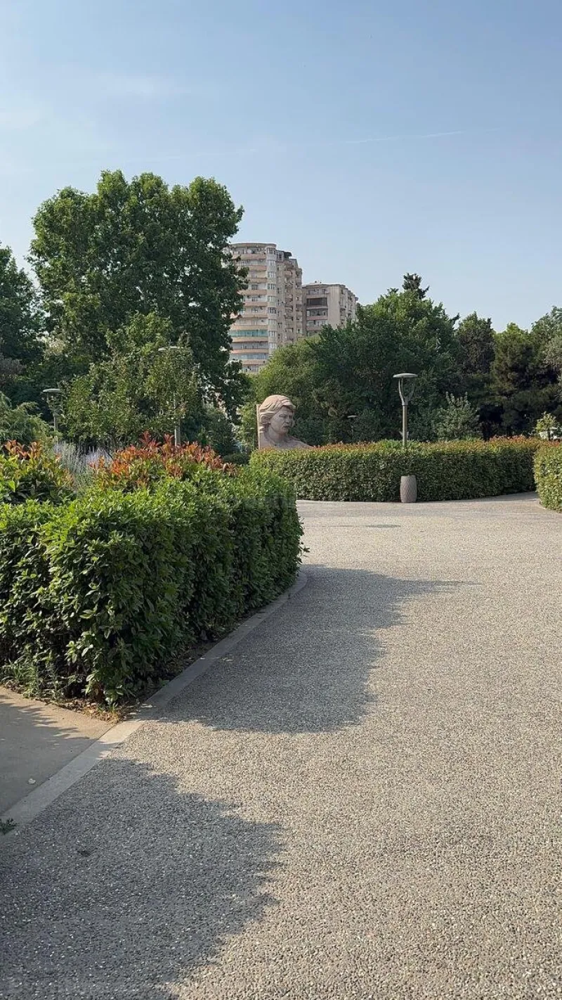 Satılır 3 otaqlı Mənzil Köhnə tikili 75 m² Nərimanov r. - şəkil 2