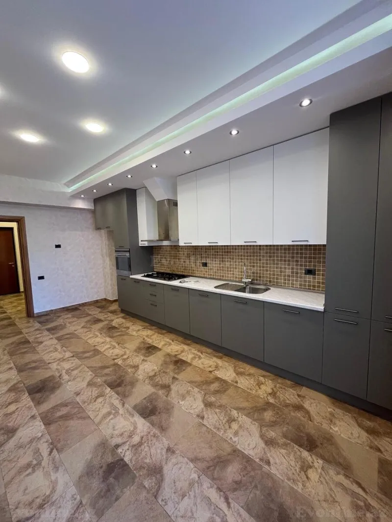 Satılır 4 otaqlı Mənzil Yeni tikili 215 m² 28 May m. - şəkil 4