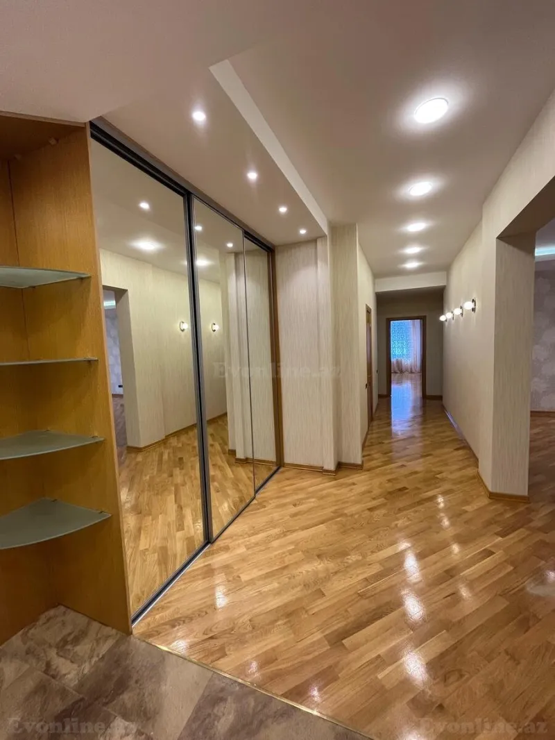 Satılır 4 otaqlı Mənzil Yeni tikili 215 m² 28 May m. - şəkil 20
