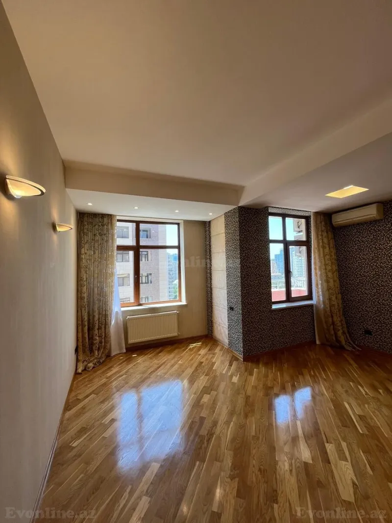 Satılır 4 otaqlı Mənzil Yeni tikili 215 m² 28 May m. - şəkil 22