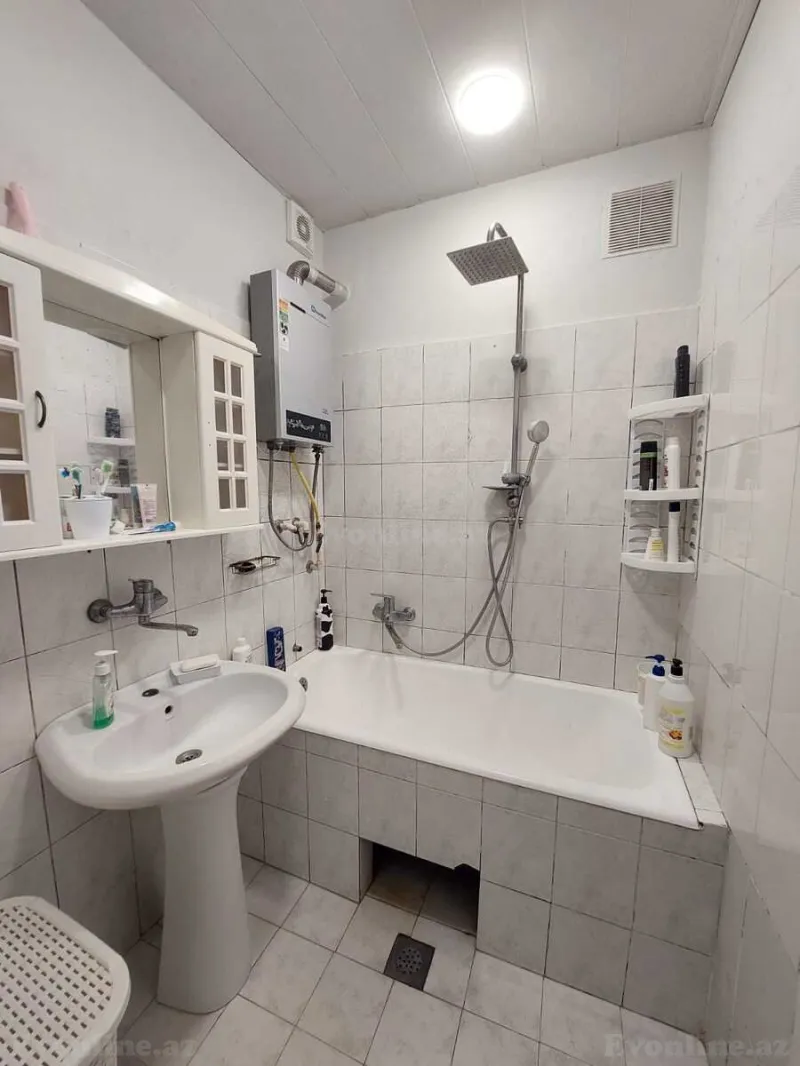 Satılır 2 otaqlı Mənzil Köhnə tikili 50 m² 7-ci mikrorayon - şəkil 6