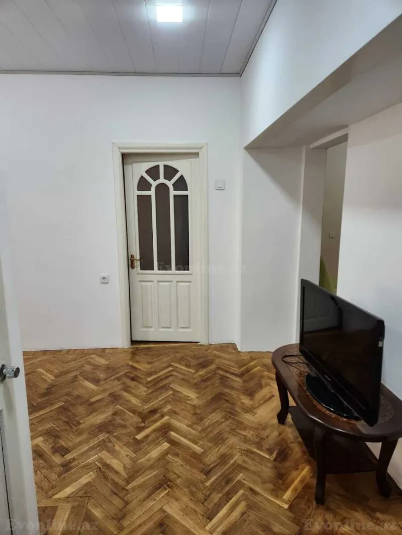 Kirayə verilir 2 otaqlı Mənzil Köhnə tikili 100 m² 28 May m. - şəkil 3