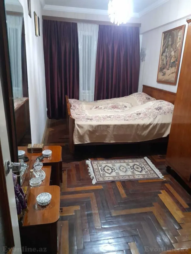 Satılır 2 otaqlı Mənzil Köhnə tikili 70 m² Nəsimi r. - şəkil 3