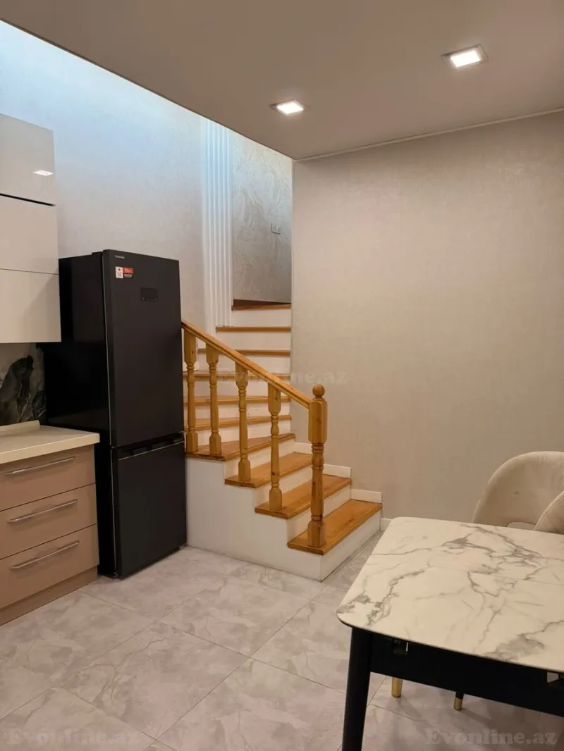 Kirayə verilir 1 otaqlı Mənzil Köhnə tikili 50 m² İçərişəhər m.