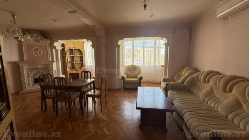 Satılır 4 otaqlı Mənzil Köhnə tikili 81.6 m² Elmlər Akademiyası m.