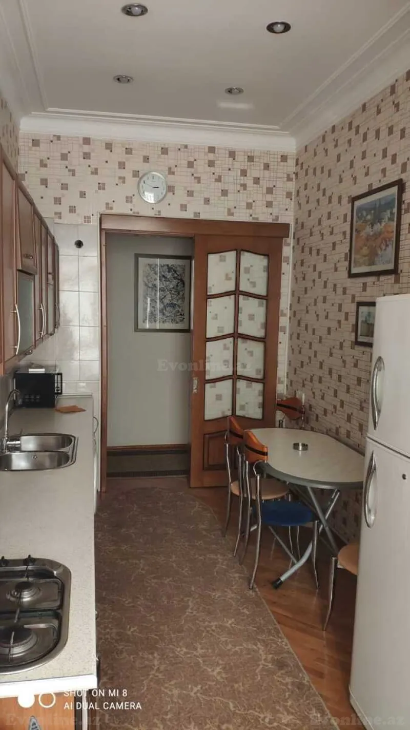 4 otaqlı Mənzil 100 m² Sahil m. Kirayə verilir