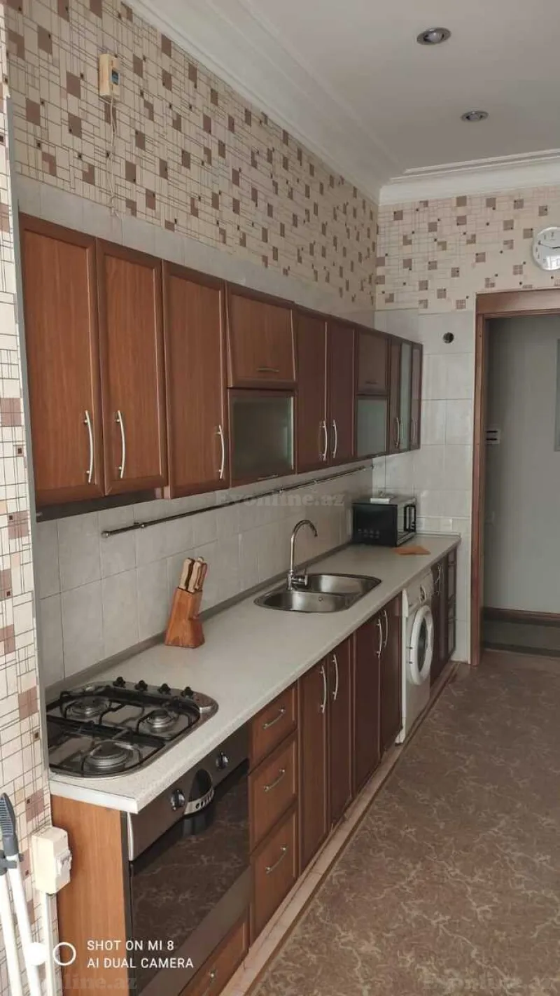 Kirayə verilir 4 otaqlı Mənzil Köhnə tikili 100 m² Sahil m. - şəkil 2