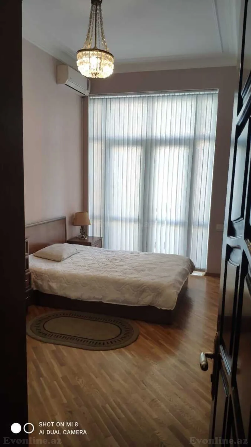 Kirayə verilir 4 otaqlı Mənzil Köhnə tikili 100 m² Sahil m. - şəkil 10