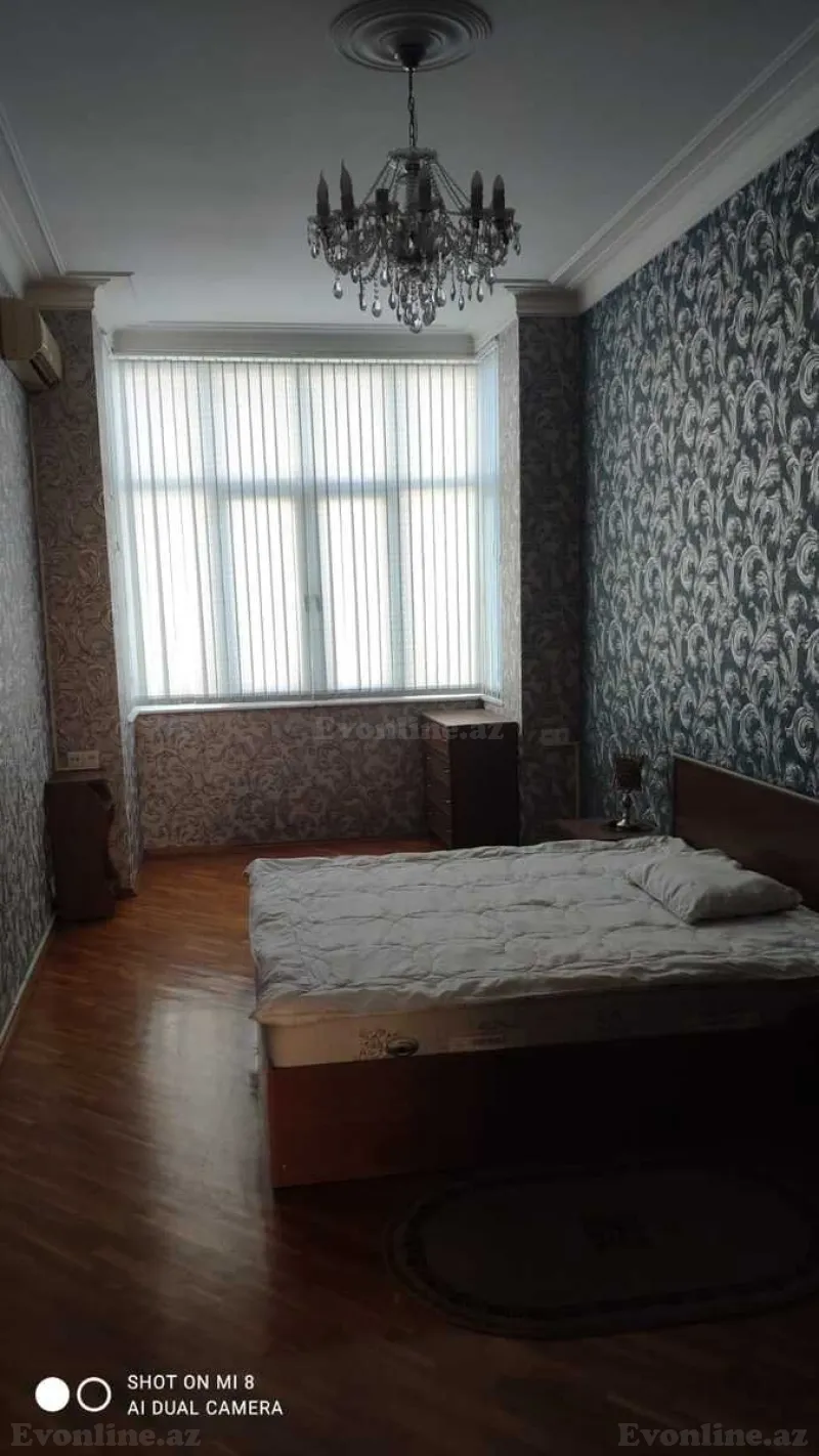 Kirayə verilir 4 otaqlı Mənzil Köhnə tikili 100 m² Sahil m. - şəkil 19