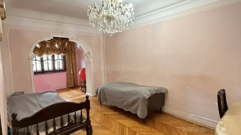 Satılır 3 otaqlı Mənzil Köhnə tikili 75 m² Xalqlar Dostluğu m.