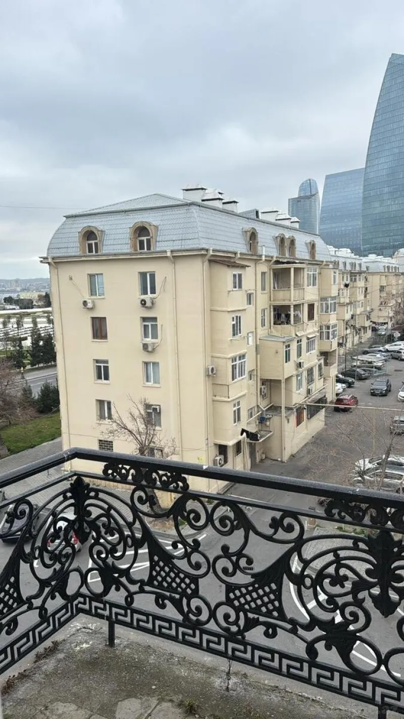Kirayə verilir 2 otaqlı Mənzil Köhnə tikili 55 m² Xətai m.