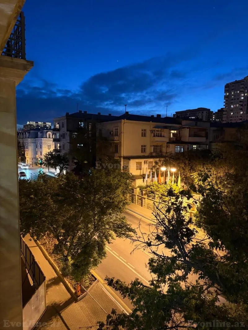 Satılır 3 otaqlı Mənzil Köhnə tikili 80 m² Nizami m.
