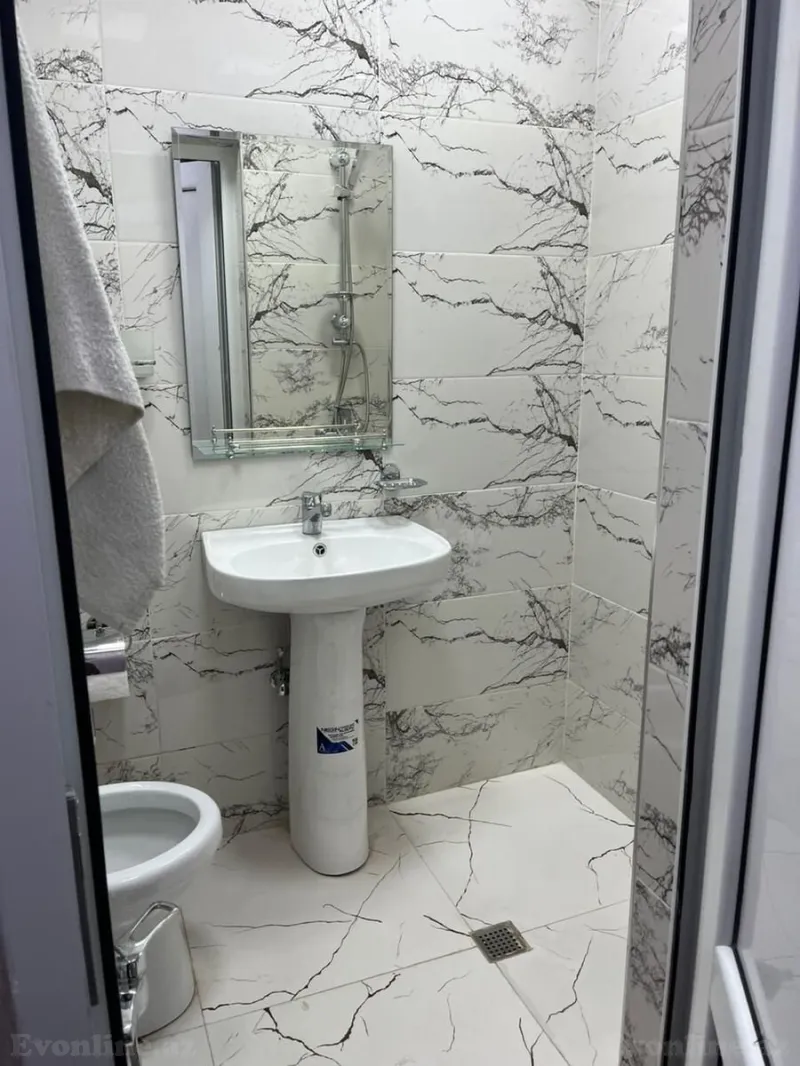 Satılır 2 otaqlı Mənzil Köhnə tikili 55 m² 8-ci mikrorayon - şəkil 4