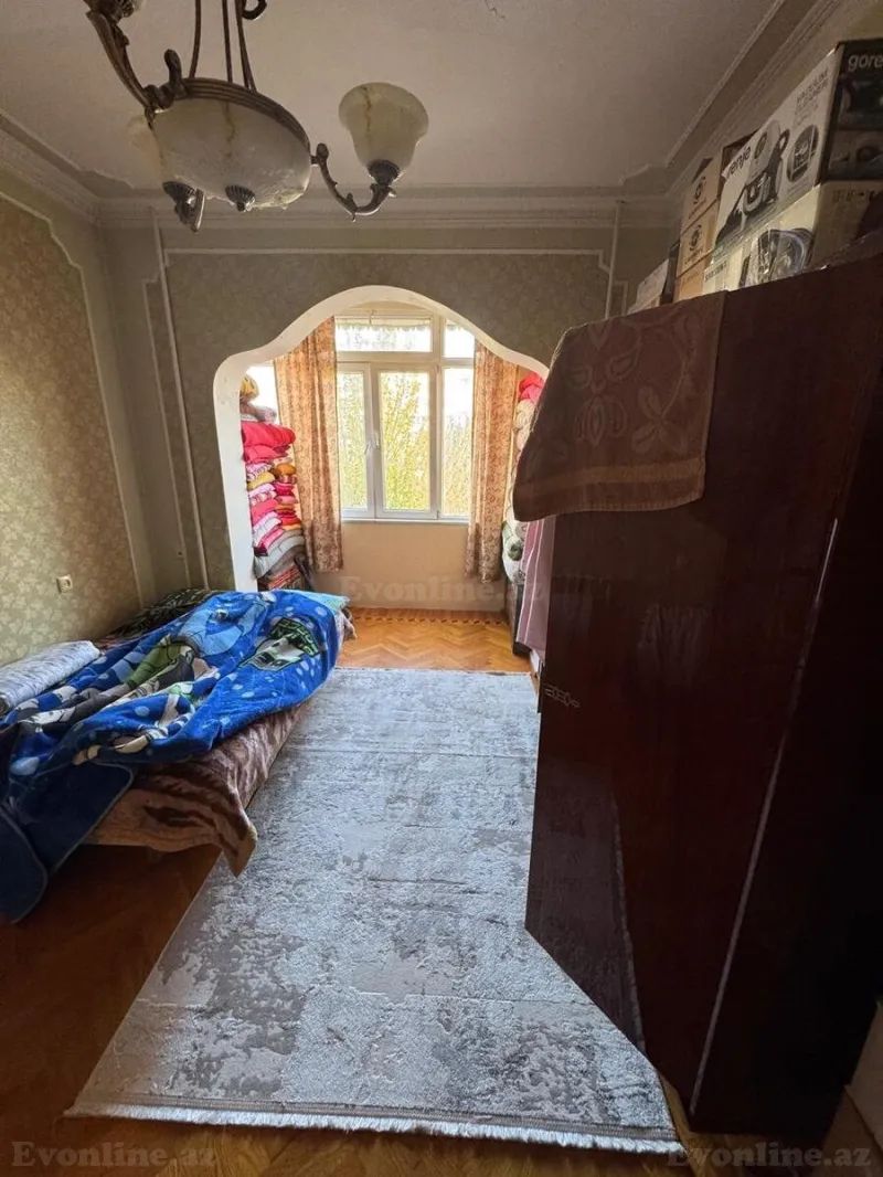 Satılır 2 otaqlı Mənzil Köhnə tikili 70 m² 4-cü mikrorayon - şəkil 3