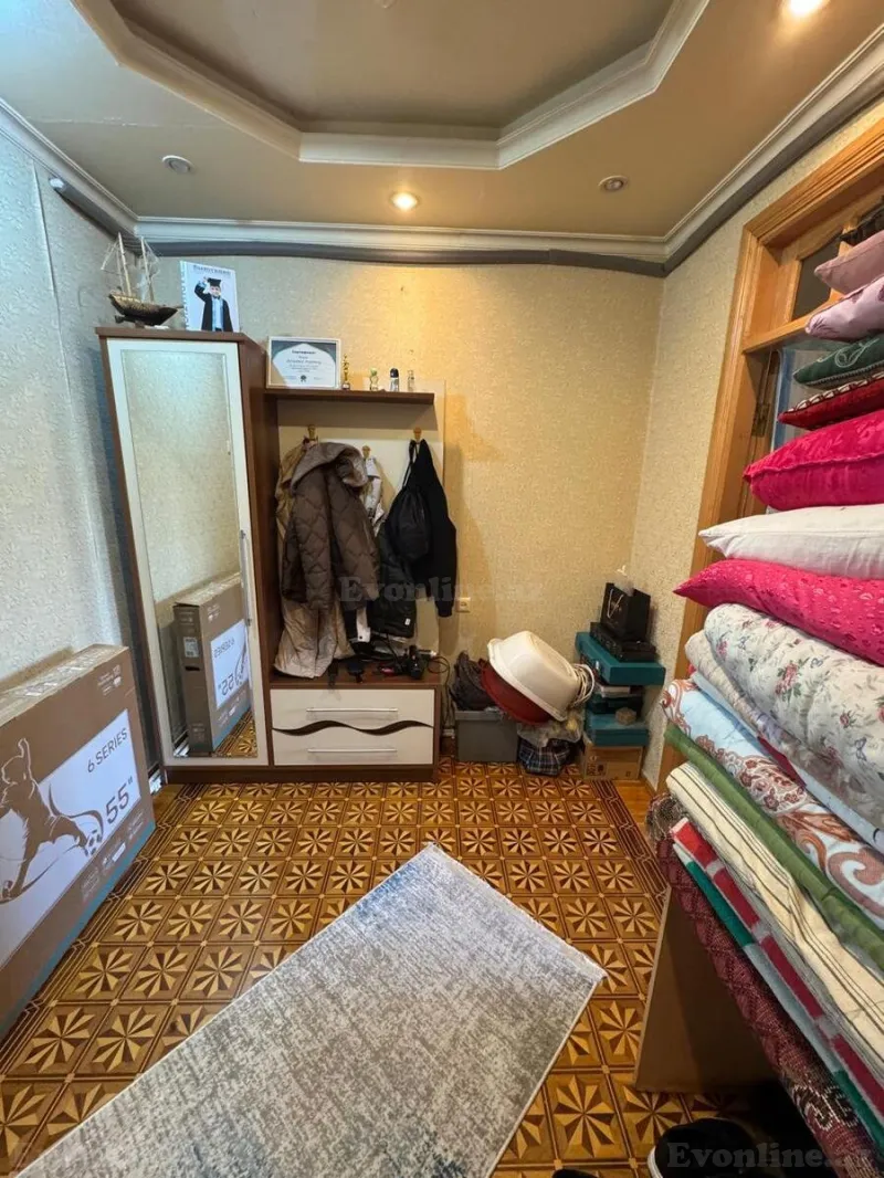 Satılır 2 otaqlı Mənzil Köhnə tikili 70 m² 4-cü mikrorayon - şəkil 4