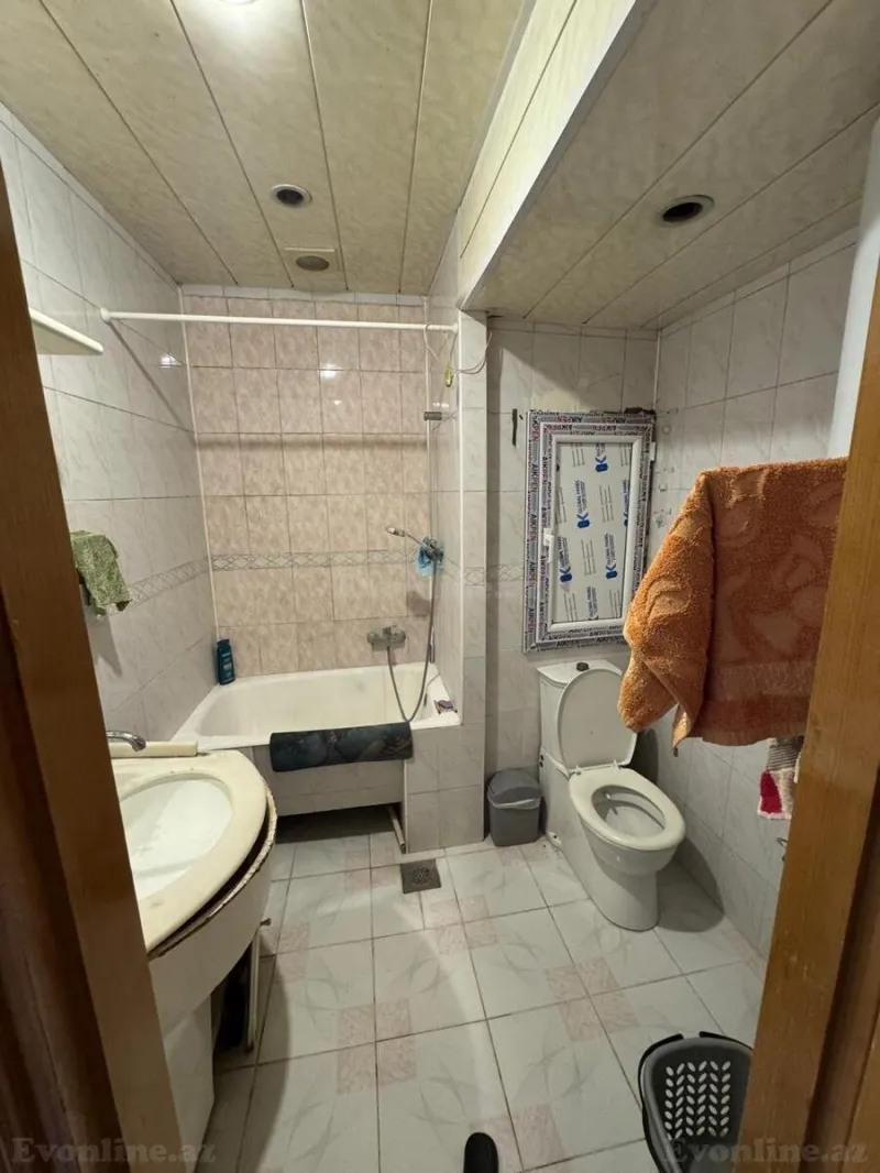 Satılır 2 otaqlı Mənzil Köhnə tikili 70 m² 4-cü mikrorayon - şəkil 7