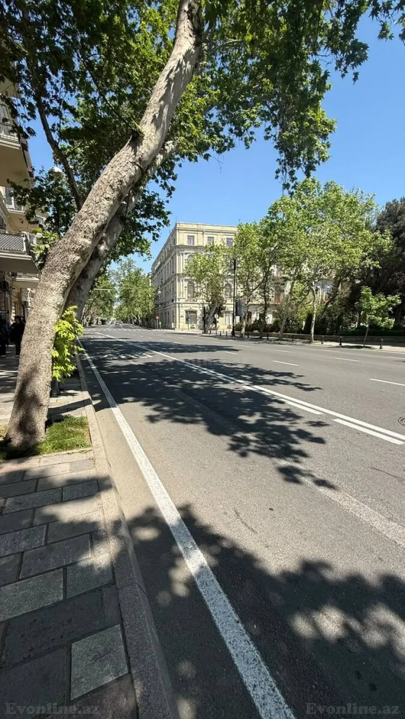 Kirayə verilir 3 otaqlı Mənzil Köhnə tikili 80 m² Sahil m. - şəkil 2