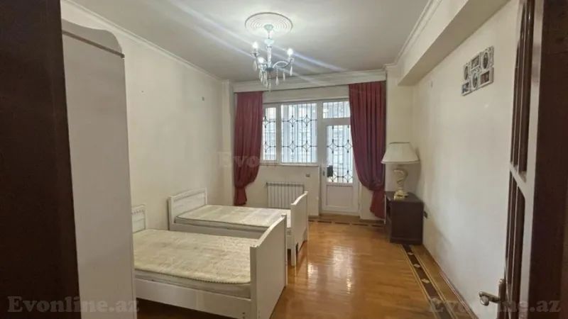 Kirayə verilir 3 otaqlı Mənzil Köhnə tikili 160 m² Nərimanov r. - şəkil 19