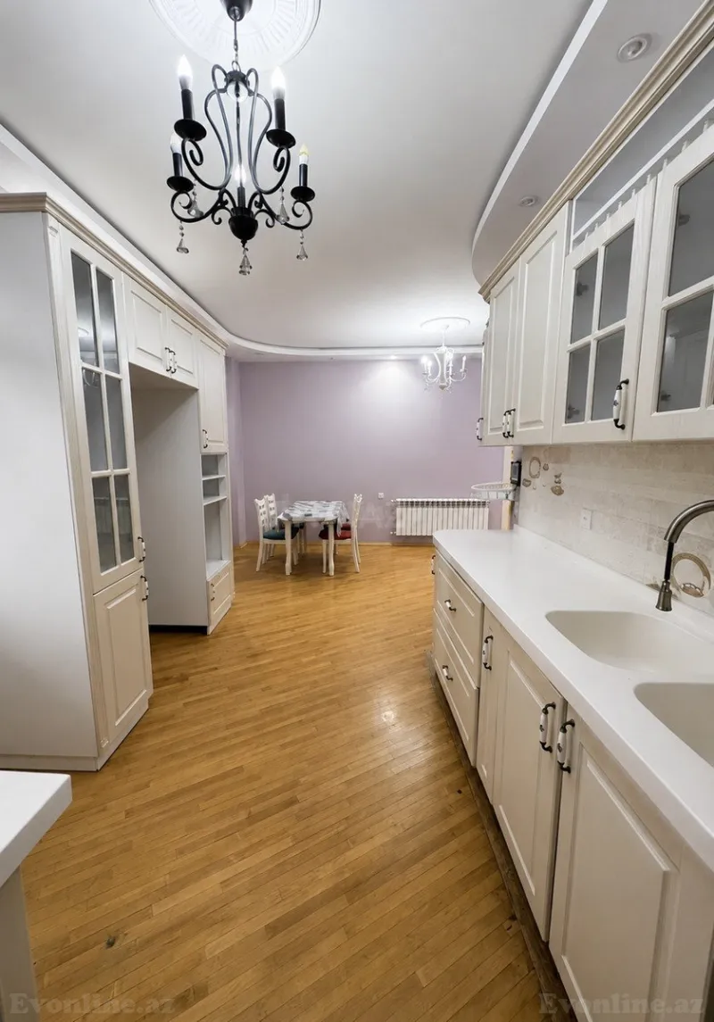 Satılır 5 otaqlı Mənzil Yeni tikili 205 m² 1-ci mikrorayon - şəkil 2