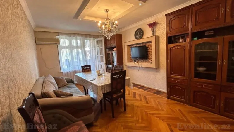 Kirayə verilir 3 otaqlı Mənzil Köhnə tikili 75 m² Elmlər Akademiyası m.