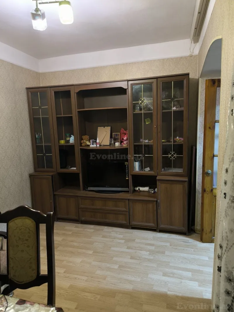 Kirayə verilir 2 otaqlı Mənzil Köhnə tikili 30 m² Səbail r.