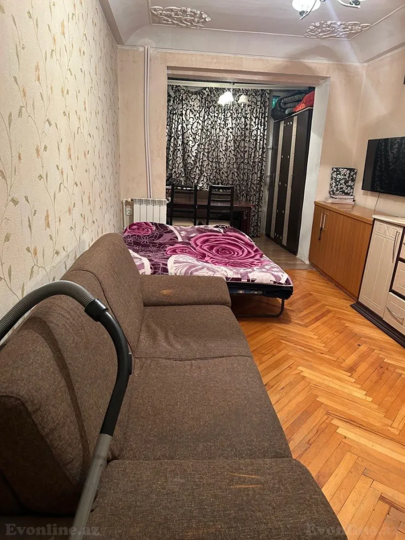 Kirayə verilir 2 otaqlı Mənzil Köhnə tikili 50 m² Elmlər Akademiyası m.
