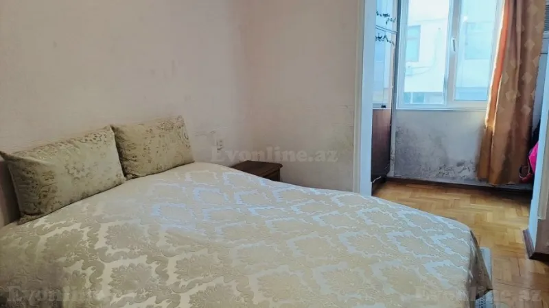 Satılır 2 otaqlı Mənzil Köhnə tikili 75 m² Nərimanov r. - şəkil 6