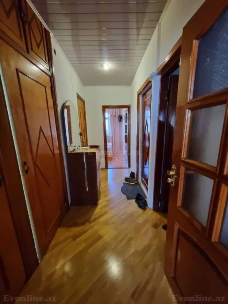 Satılır 2 otaqlı Mənzil Köhnə tikili 65 m² 8-ci mikrorayon
