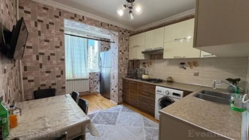 Satılır 3 otaqlı Mənzil Köhnə tikili 85 m² 9-cu mikrorayon