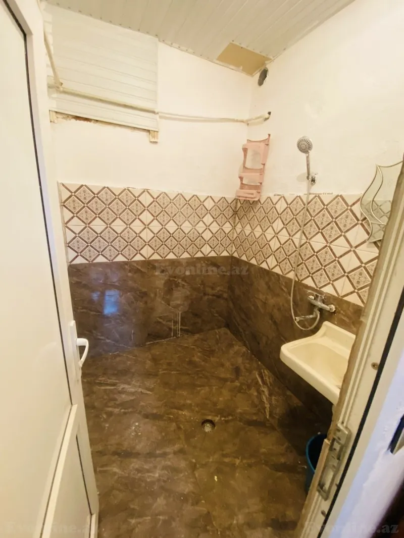 Kirayə verilir 2 otaqlı Mənzil Köhnə tikili 30 m² Nəsimi m. - şəkil 3